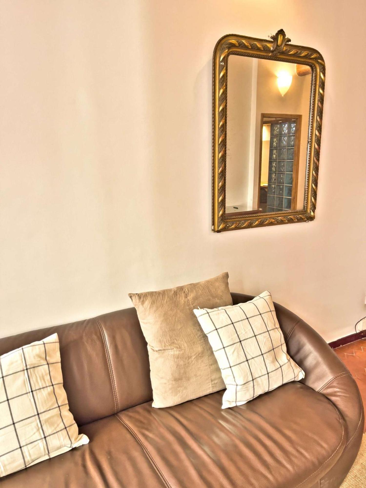 Vieux-port : Cozy, Calme Et Pratique Apartment Marseilles